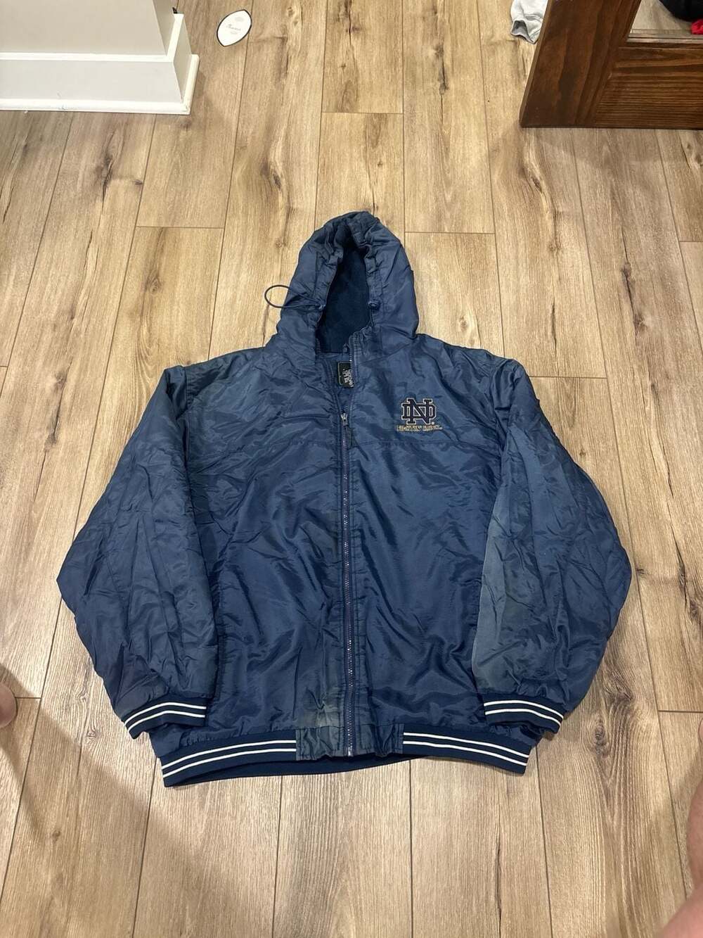 Vintage G-III Sports Notre Dame Fighting Irish Navy Full Zip Hooded Nylon Jacket